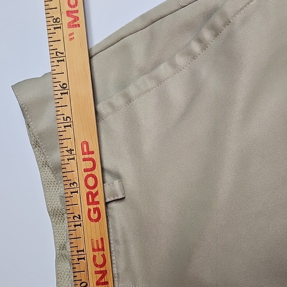 Izod Golf Shorts Sz 33 Khaki Color Performx Golf - Picture 7 of 9